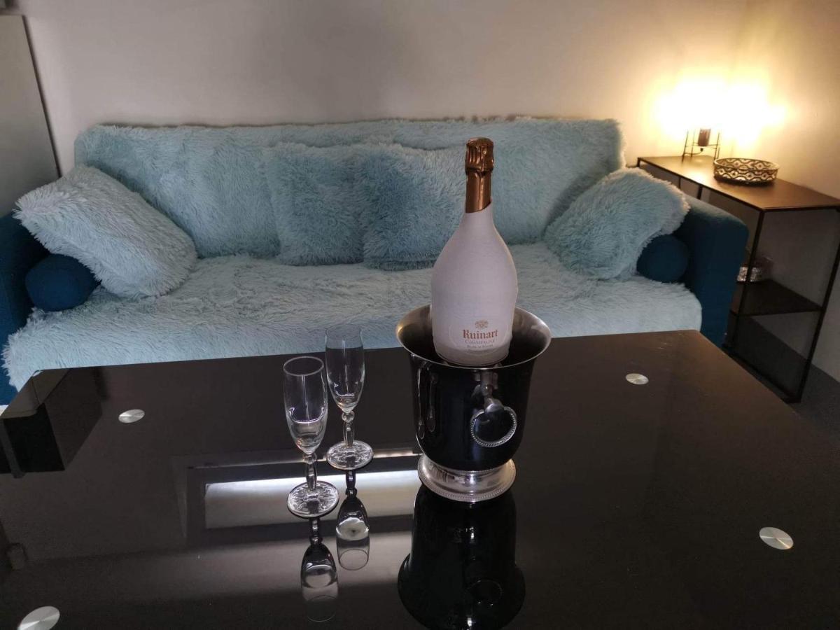 Suite Jacuzzi Au Calme Domont Exterior photo