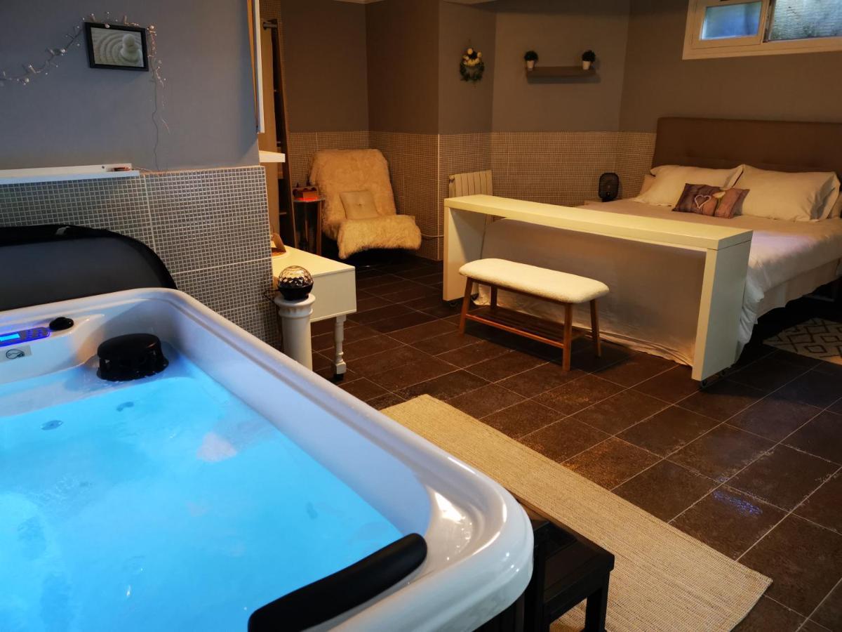 Suite Jacuzzi Au Calme Domont Exterior photo